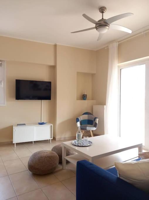 Апартаменты Blue -Spacious 1Bdr Corner Flat/Balcony/View Афины Экстерьер фото