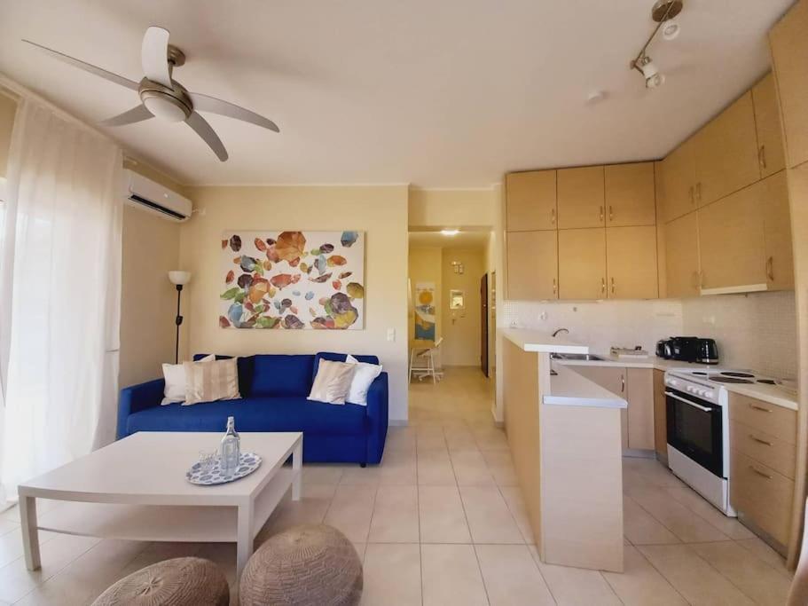Апартаменты Blue -Spacious 1Bdr Corner Flat/Balcony/View Афины Экстерьер фото