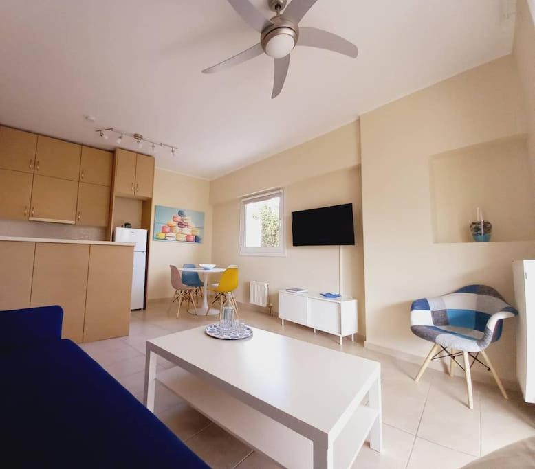 Апартаменты Blue -Spacious 1Bdr Corner Flat/Balcony/View Афины Экстерьер фото